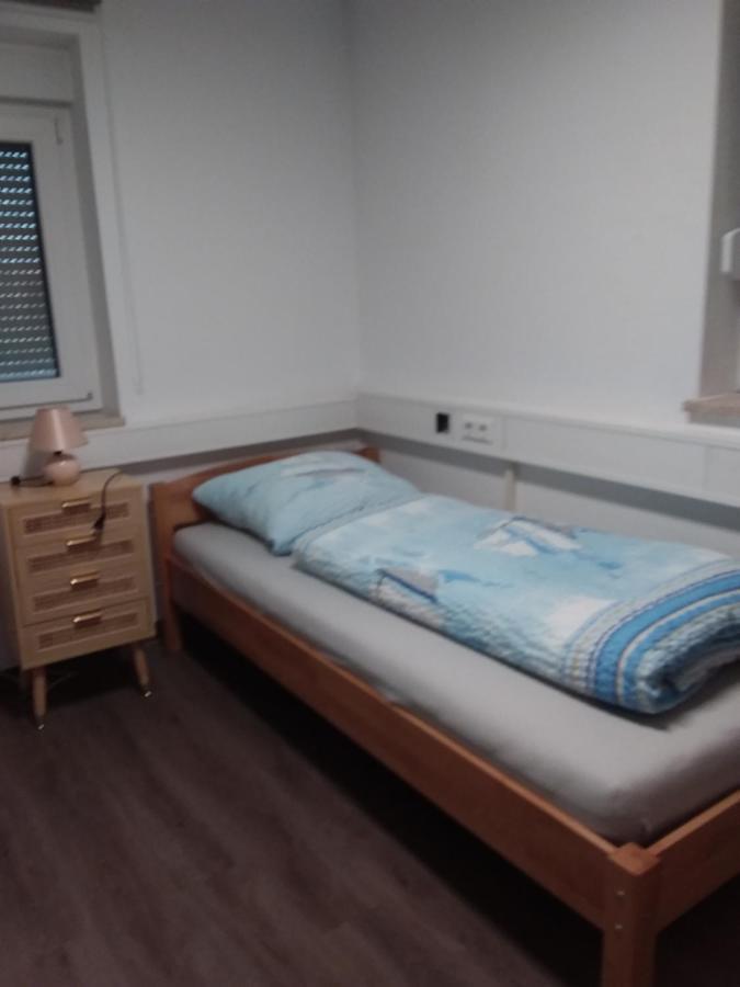 Nguyen Le 3 Schlafzimmer, 7 Bette,Dusche, 2 Wc , Kueche Ab 2 Uebernachtungen 诺伊基希 外观 照片