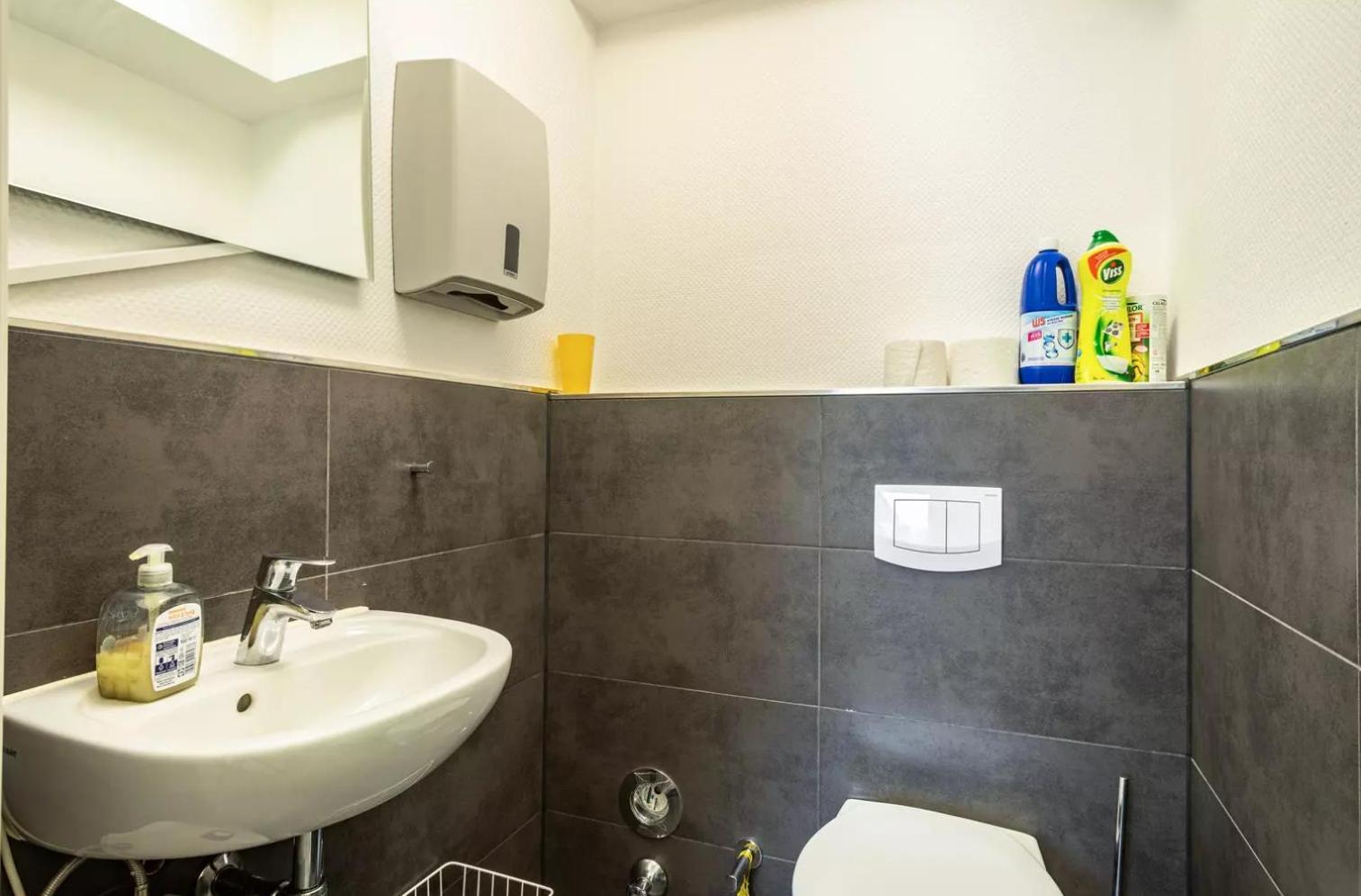 Nguyen Le 3 Schlafzimmer, 7 Bette,Dusche, 2 Wc , Kueche Ab 2 Uebernachtungen 诺伊基希 外观 照片